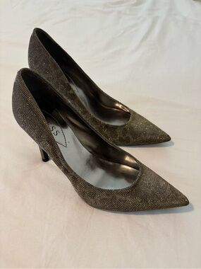 Size 8 Guess Pointed Toe Glitter Pumps in Gold and Gunmetal with Leopard Spot